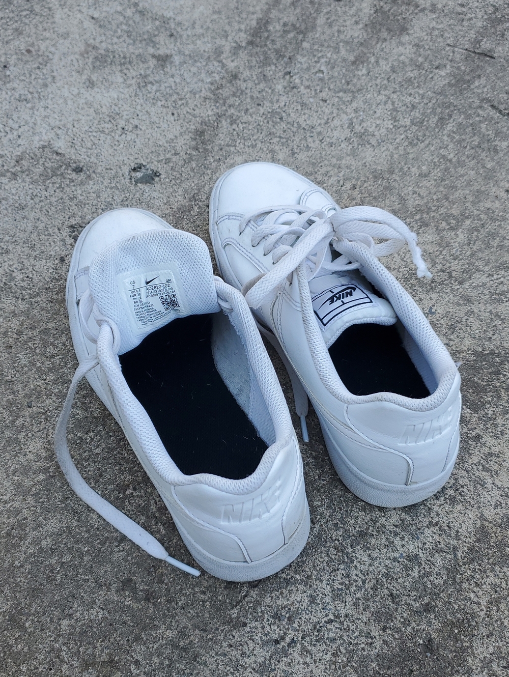 Nike White Leather Court Sneakers Size 7